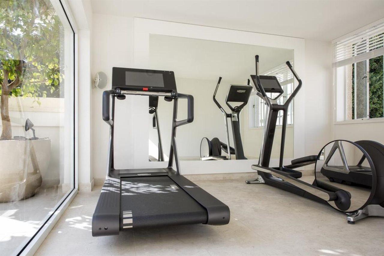 Hotel White 5*