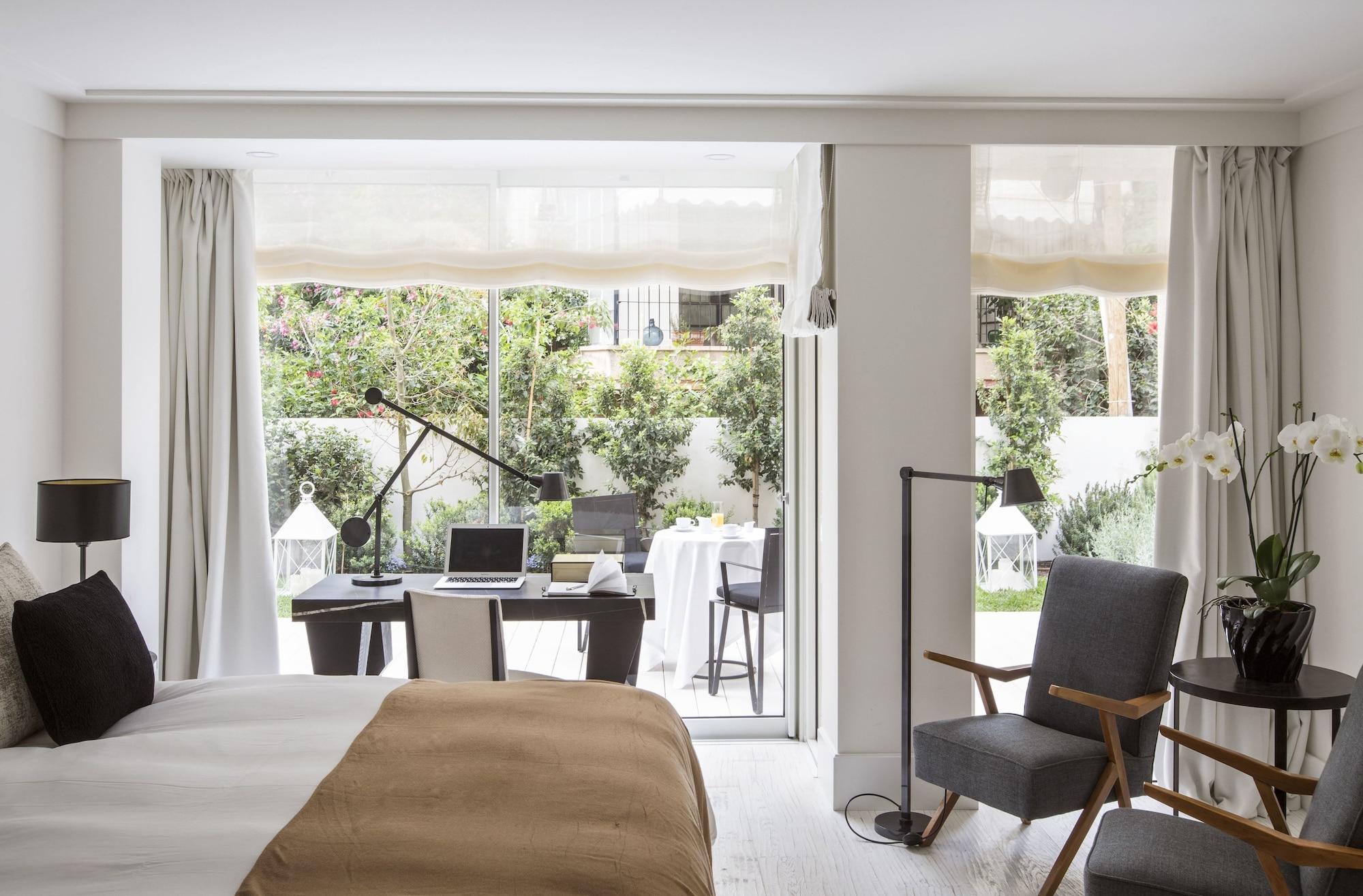 Hotel White 5*