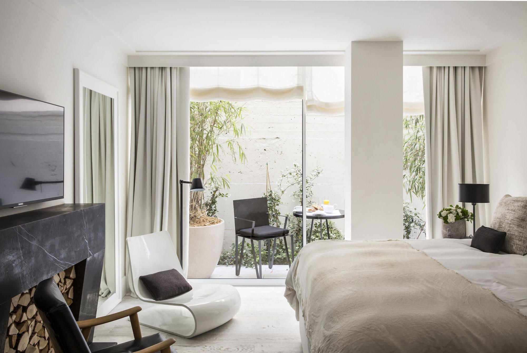 Hotel White 5*