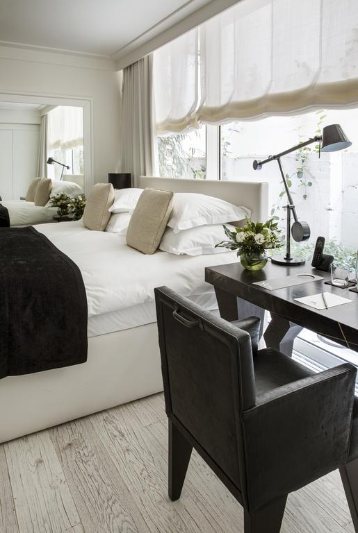 Hotel White
