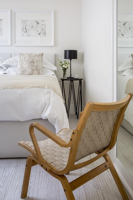 Hotel White